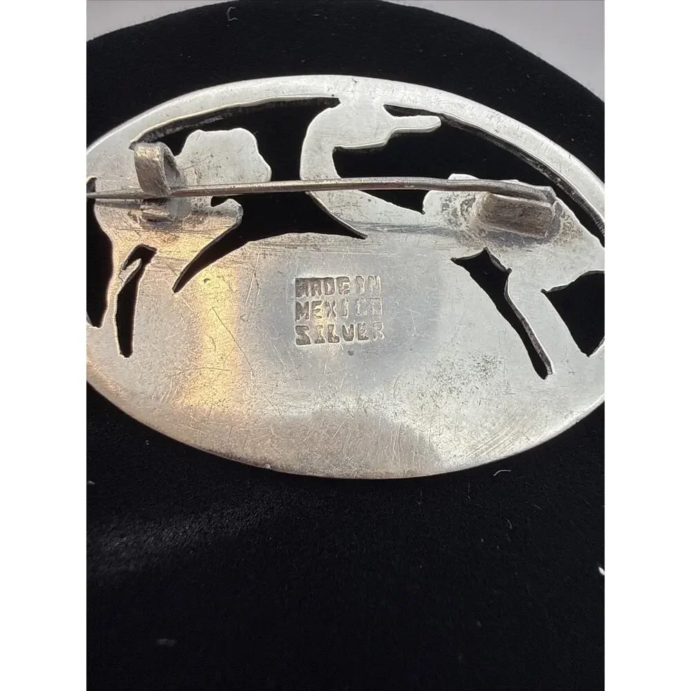Unbranded this brooch